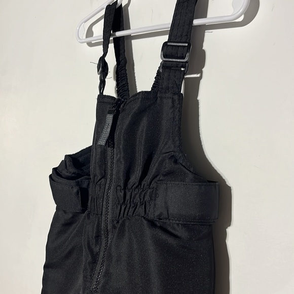 Cherokee Kid’s Black Snow Overall Bib Snowsuit Size 2T - Picture 6 of 8
